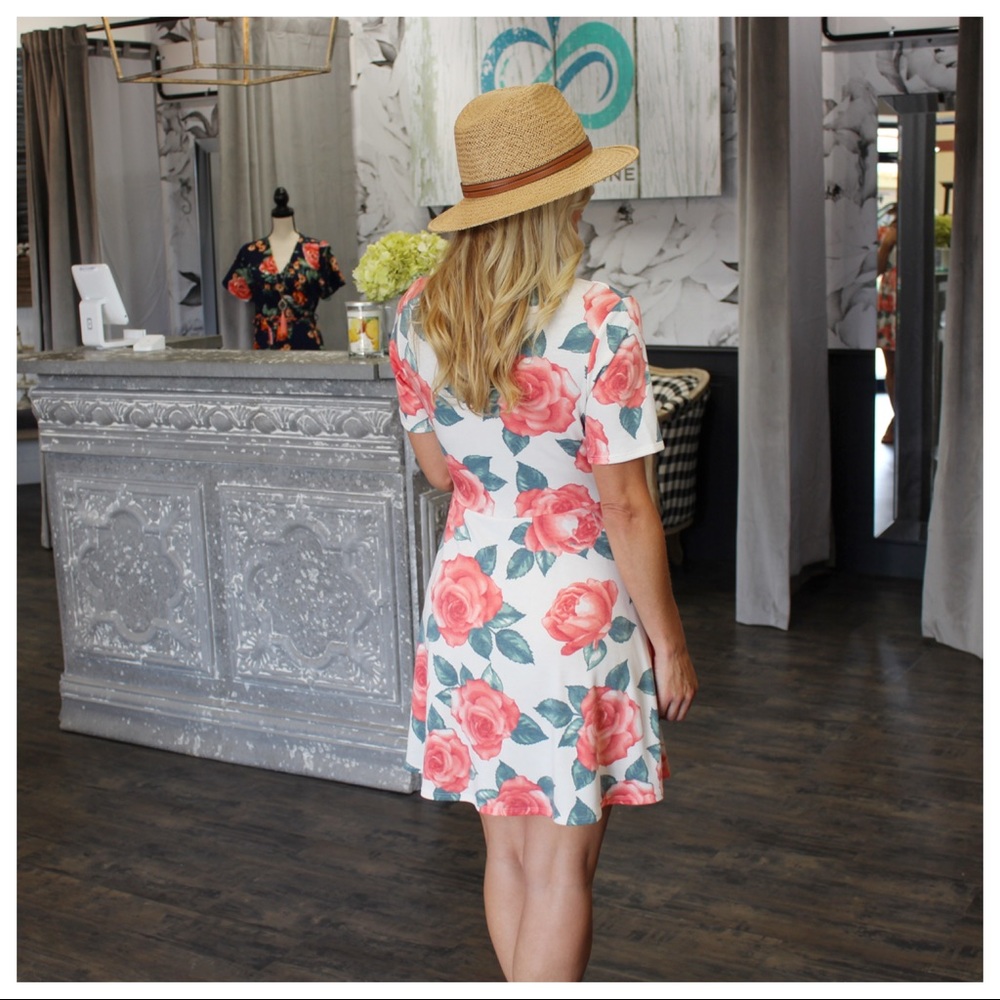 ✨LAST ONE✨Ivory Floral Faux Wrap Dress - Picture 4 of 6